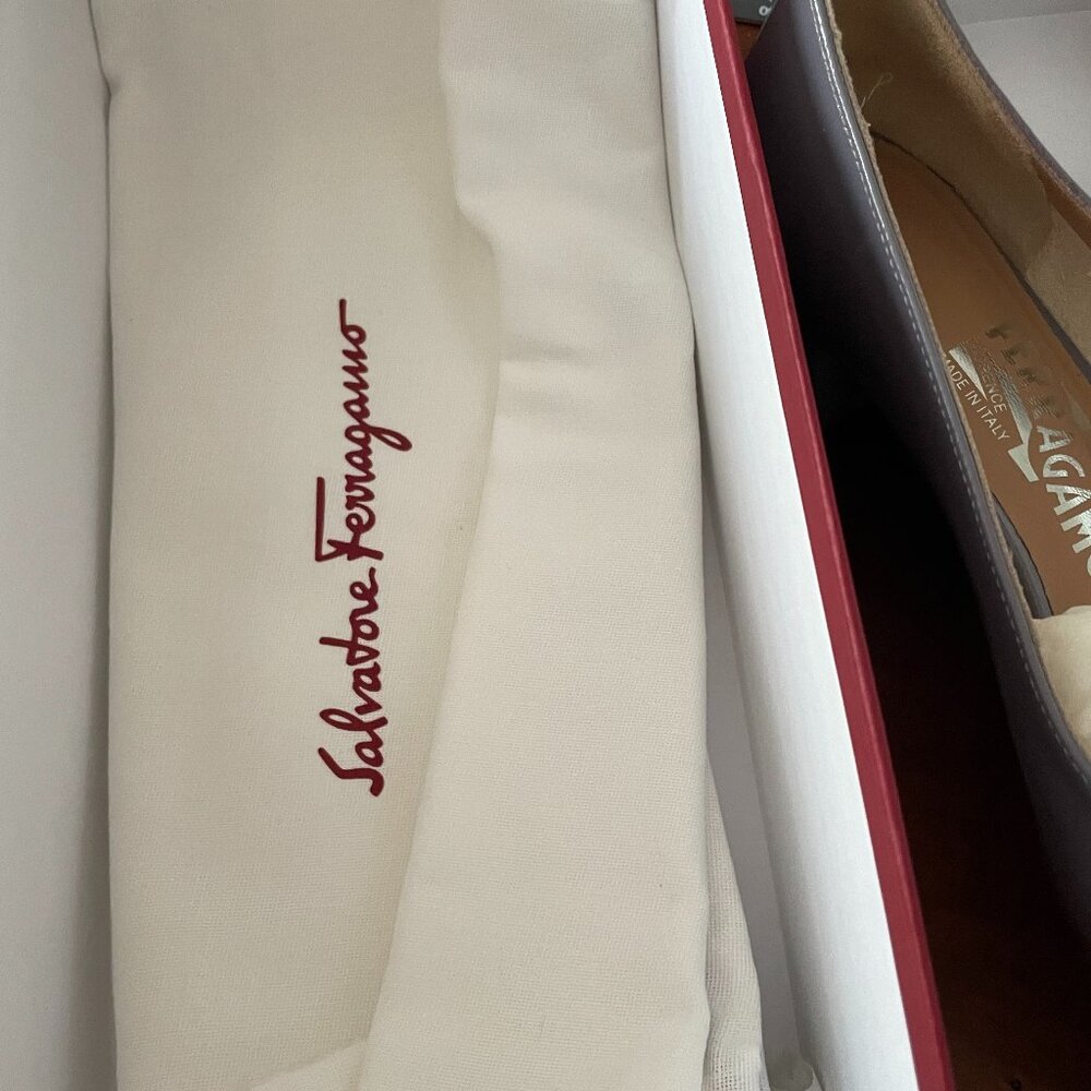 Salvatore Ferragamos 6.5 med width